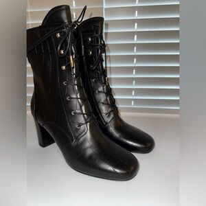 Longchamp Black Leather Embossed croc lace up ankle boots 41=10